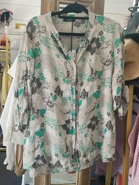Cherish Light Gray Floral Button-Up Blouse with Green Accents